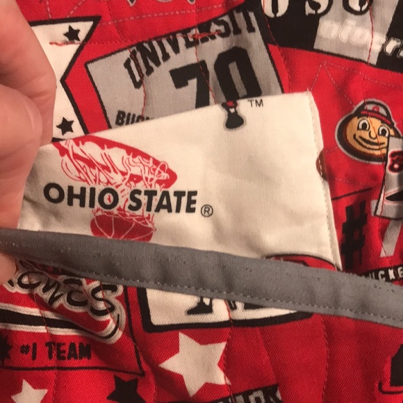 Unbranded Quilted Ohio State Crossbody Purse. - Picture 2 of 5